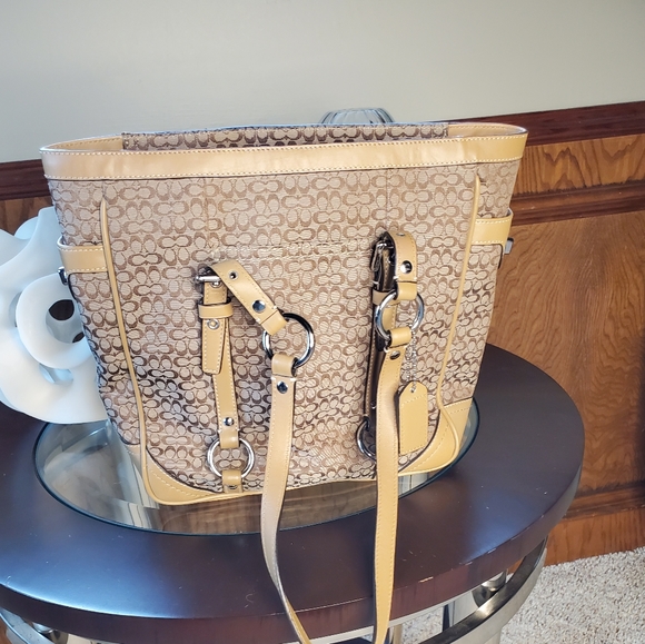 Coach Tote - Picture 6 of 15